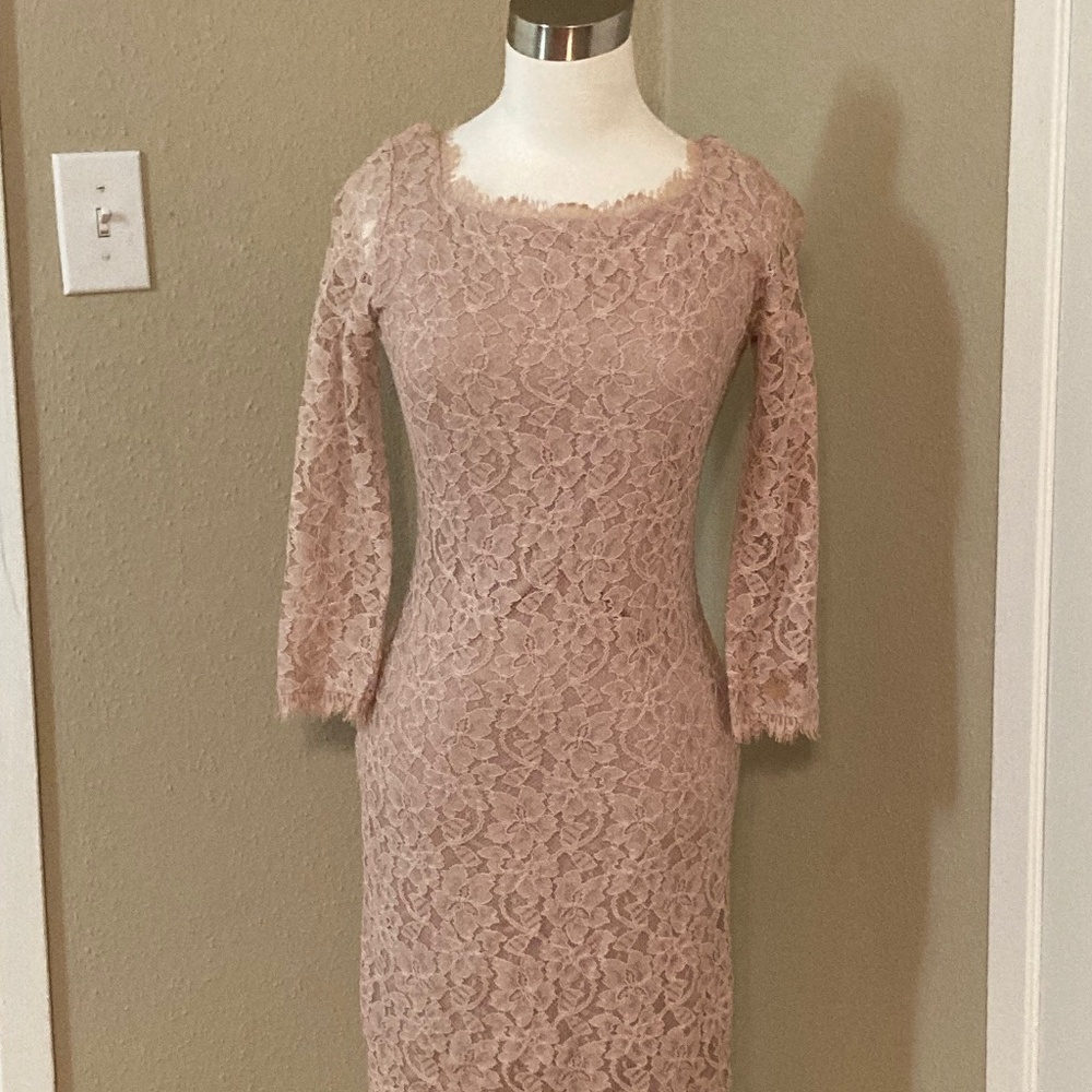 DIANE von FURSTENBERG lace dress